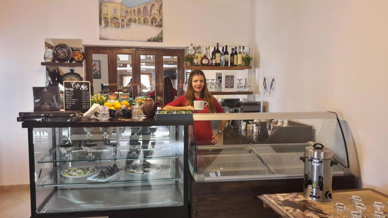 Golden Palms Guest House&cafe *